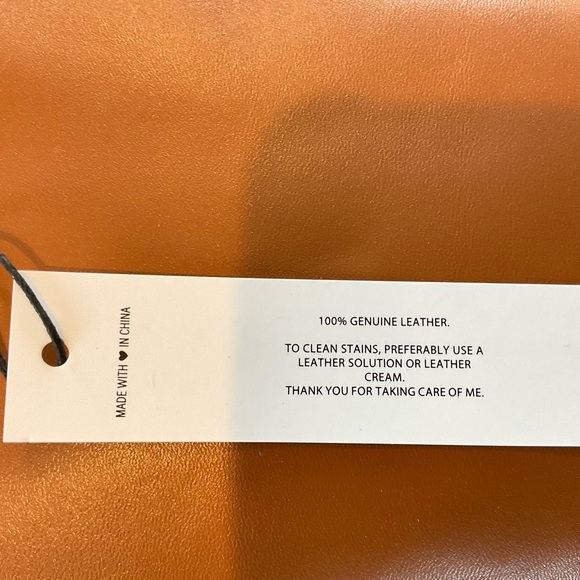 NWT JoePamelia Voyageur Leather Artisan Travel Wallet Crossbody Camel 
MSRP$189. - Picture 15 of 15